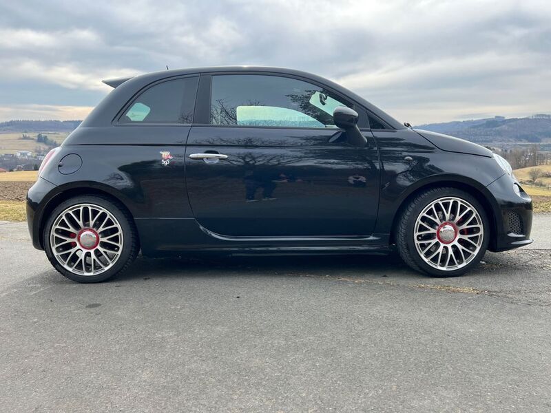 Schwarz Gebraucht 2015 Abarth 595 Turismo Kleinwagen | 12.700 € (Fairer Preis) - Bild 1/4