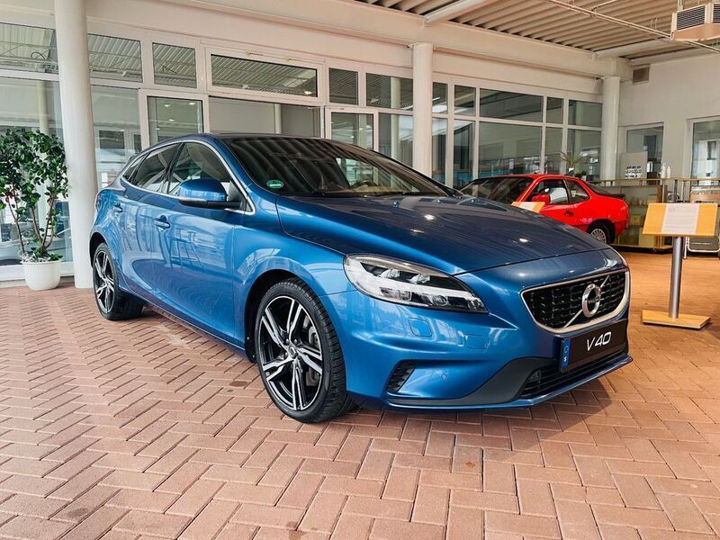 Blau Gebraucht 2017 Volvo V40 R-Design Kombi | 17.750 € (Fairer Preis) - Bild 1/4