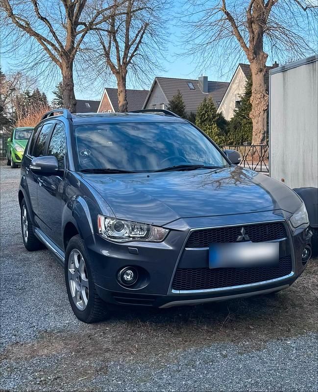 Gebraucht Mitsubishi L 115 PS (84 kW) 2010 Grau SUV