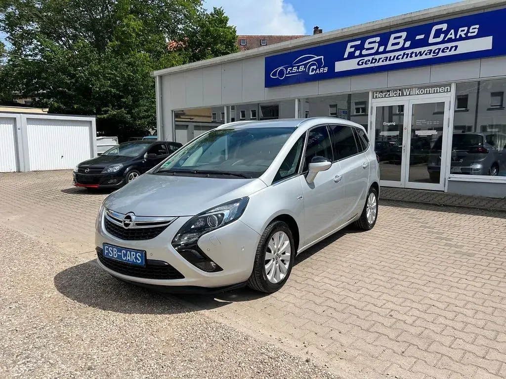 Gebraucht Opel Zafira Tourer Innovation 140 PS (102 kW) 2016 Argonsilber/sovereign/switchbl Van / Kleinbus