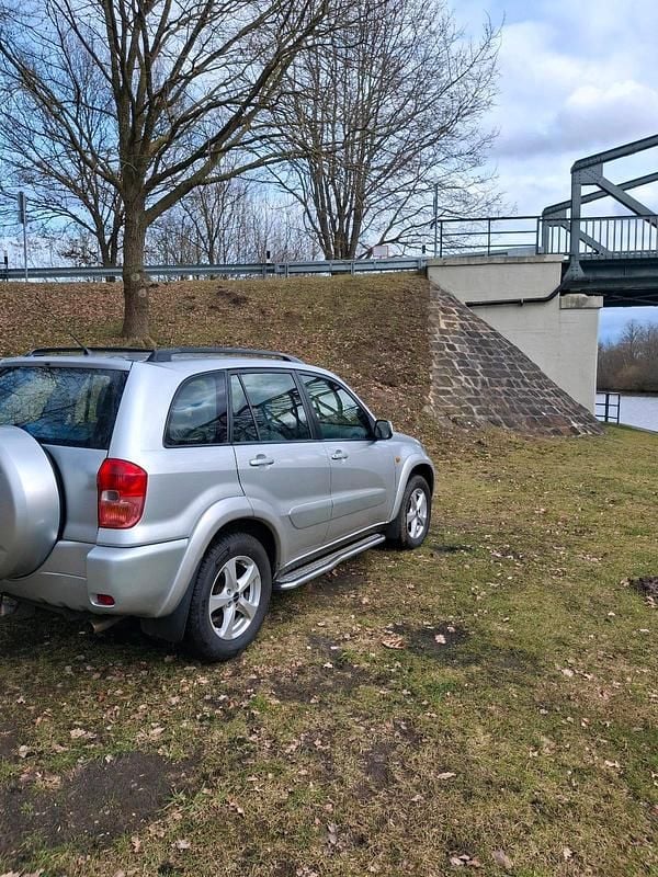 Gebraucht Toyota RAV4 150 PS (110 kW) 2001 Silber SUV