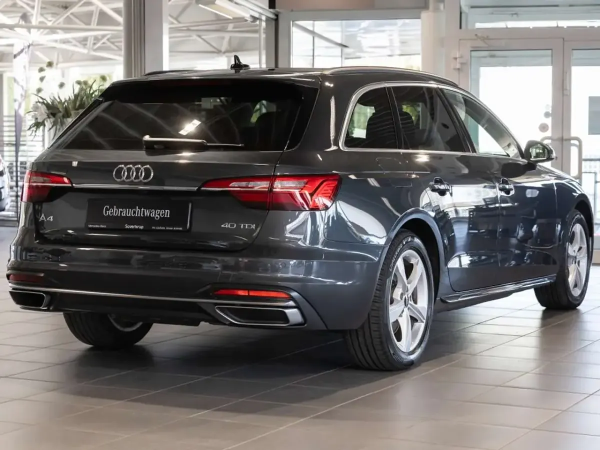 Gebraucht Audi A4 Advanced Plus 204 PS (150 kW) 2024 Manhattangrau metallic Kombi