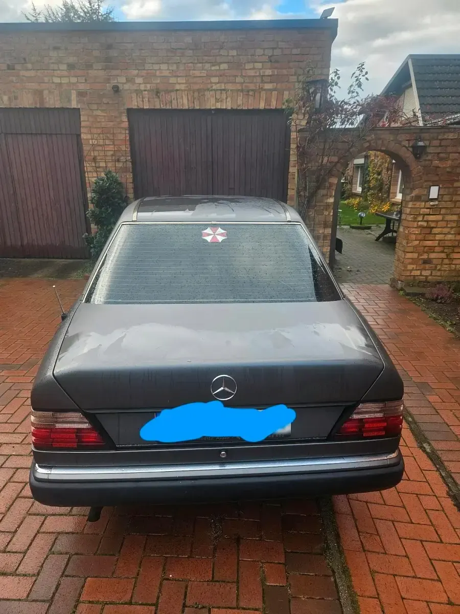Gebraucht Mercedes E230 132 PS (97 kW) 1992 Limousine