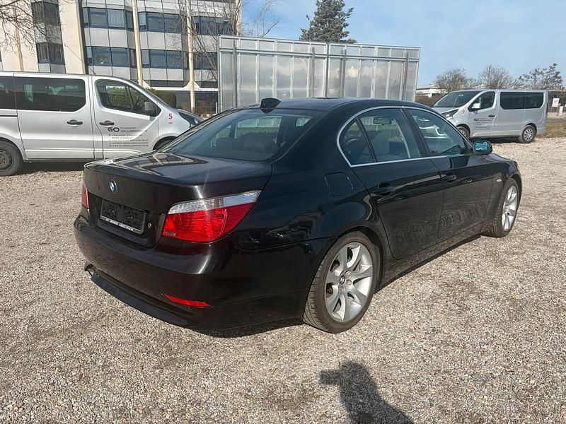 Gebraucht BMW 520 163 PS (119 kW) 2006 Schwarz Limousine