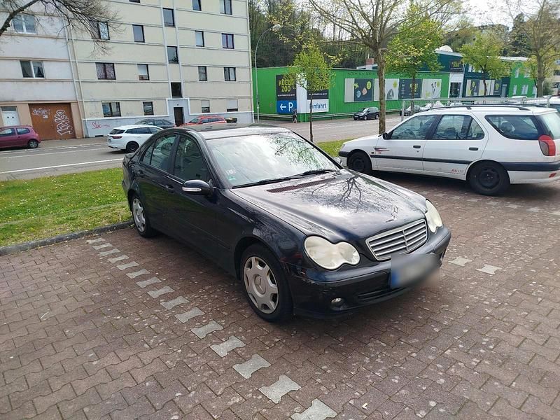 Gebraucht Mercedes C220 110 PS (80 kW) 2005 Schwarz Limousine