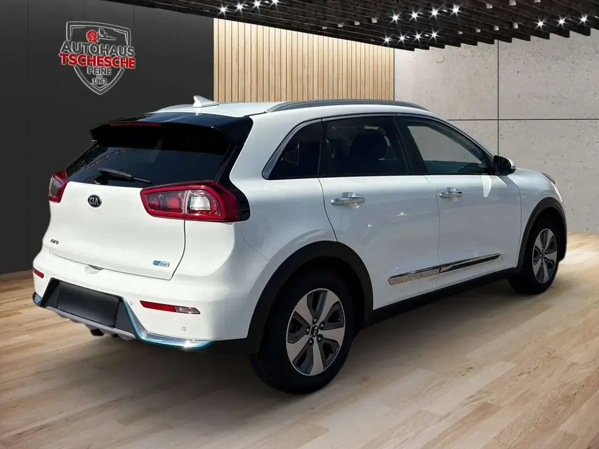 Gebraucht Kia Niro Vision 105 PS (77 kW) 2019 (ud) schneeweiss SUV