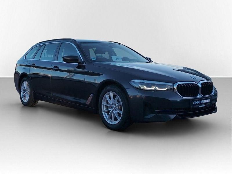 Gebraucht BMW 520 190 PS (139 kW) 2023 Grau Kombi