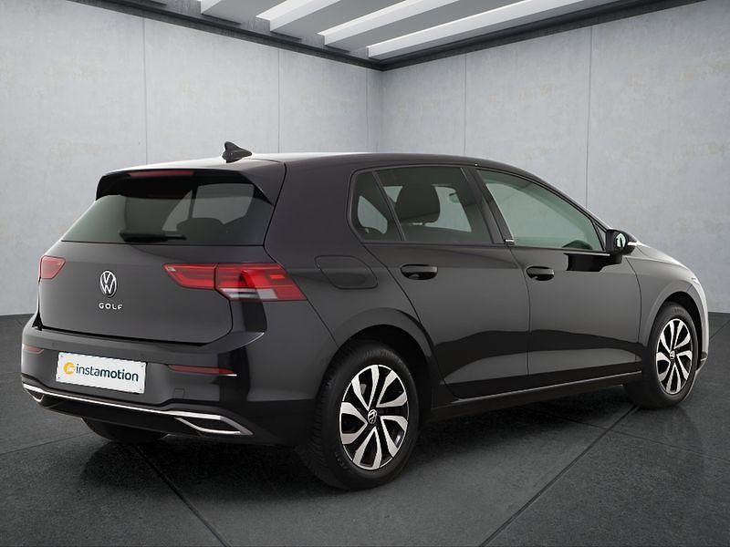 Gebraucht VW Golf VIII 150 PS (110 kW) 2022 Schwarz Kleinwagen