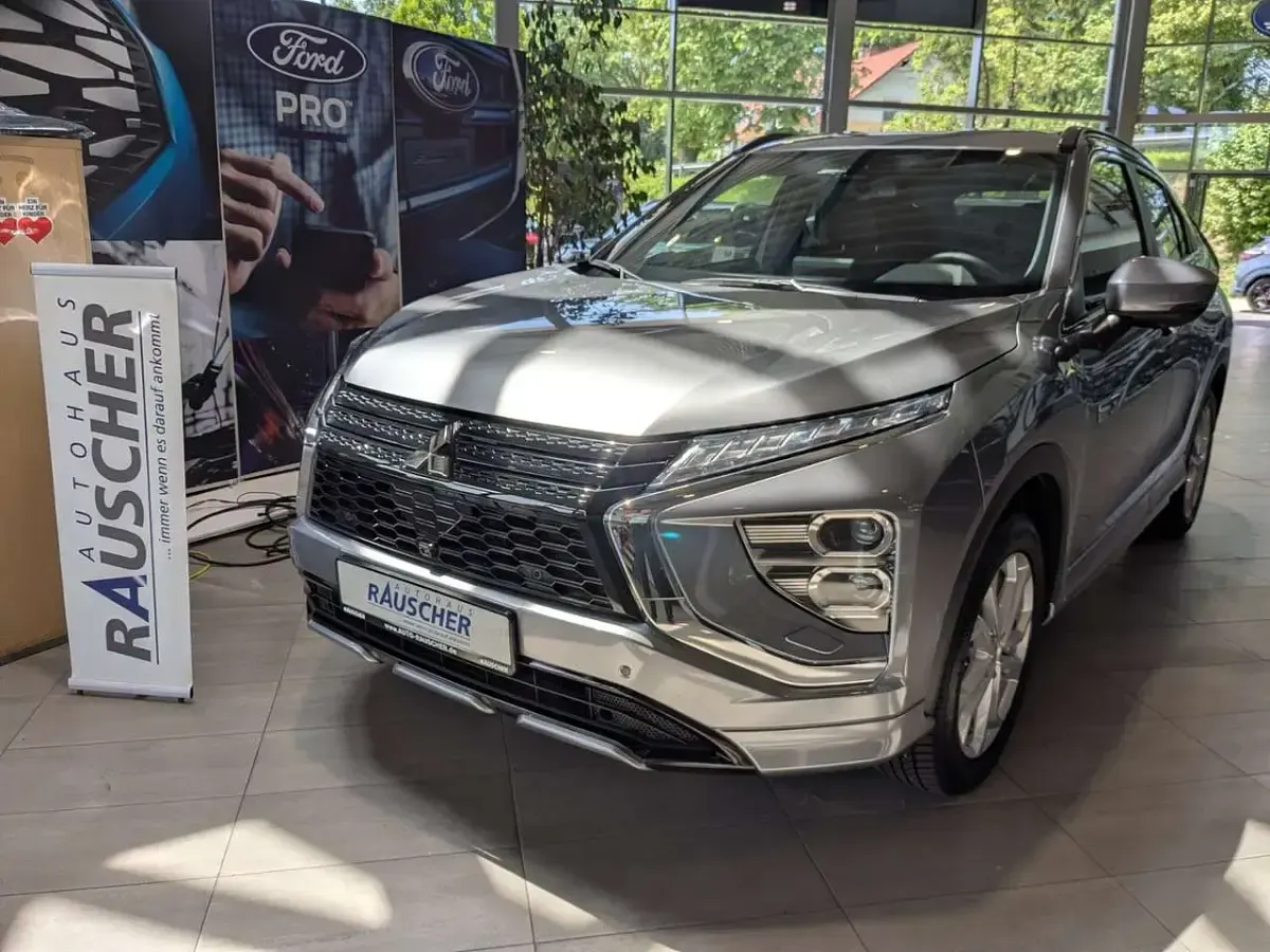 Gebraucht Mitsubishi Eclipse Cross Select 188 PS (138 kW) 2024 Platinumgrau SUV