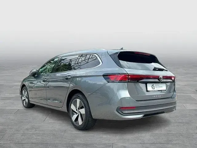 Gebraucht VW Passat Business 150 PS (110 kW) 2025 Grau Kombi