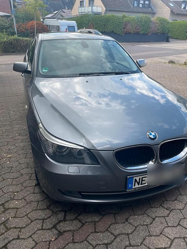 Grau Gebraucht 2007 BMW 520 Limousine | 7.000 € (Fairer Preis) - Bild 1/4
