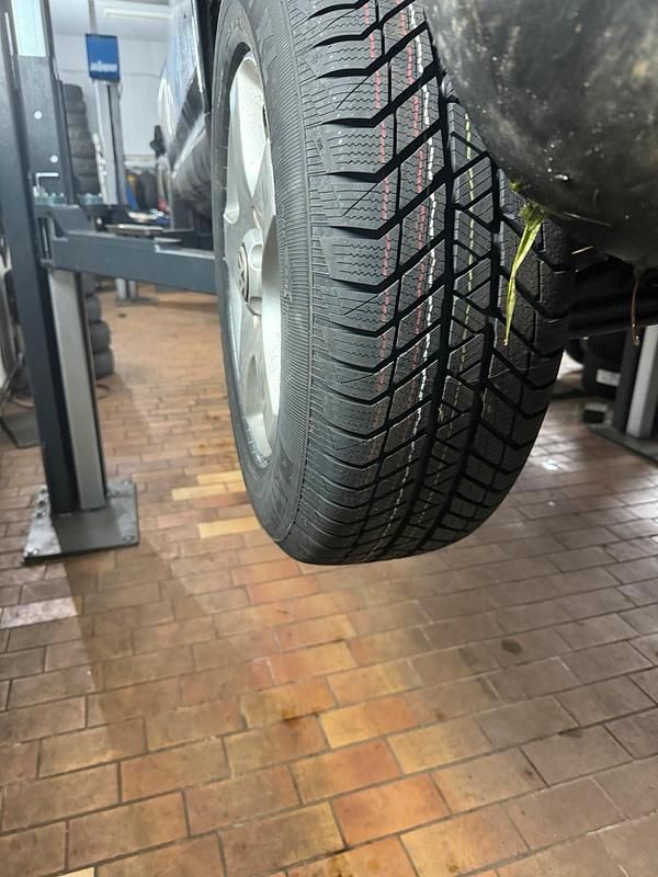 Gebraucht VW Touareg 174 PS (127 kW) 2005 Grün SUV