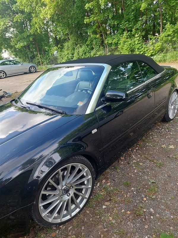 Schwarz Gebraucht 2002 Audi A4 Cabrio | 3.550 € (Fairer Preis) - Bild 1/4