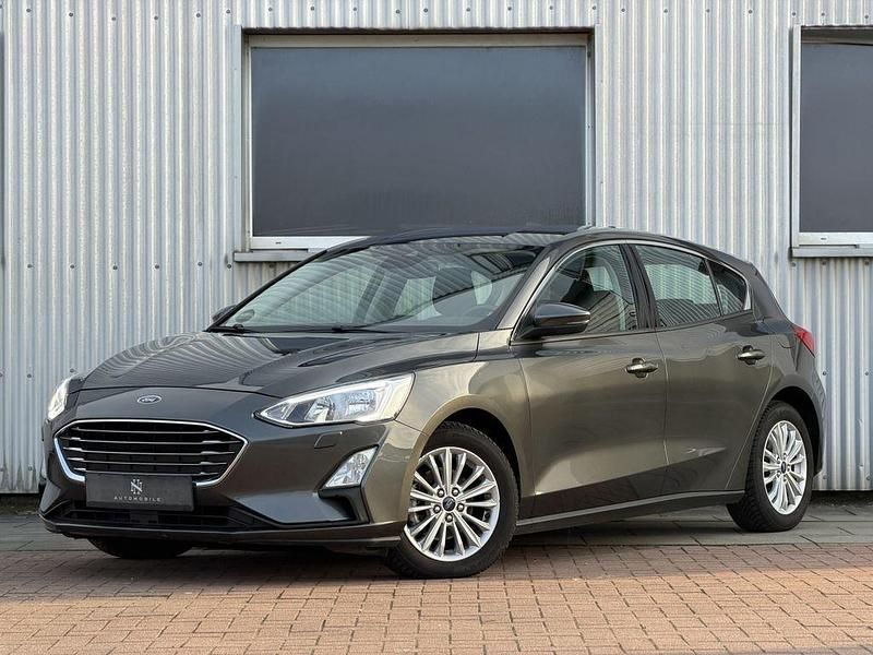 Magneticgrau (metallic) Gebraucht 2019 Ford Focus Titanium Limousine | 14.990 € (Guter Preis) - Bild 1/4