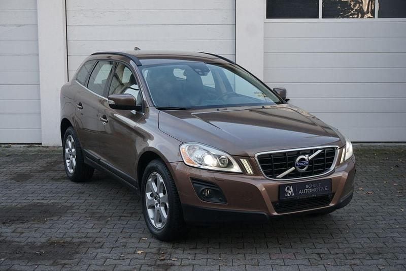 Braun Gebraucht 2009 Volvo XC60 Summum SUV | 10.850 € (Fairer Preis) - Bild 1/4