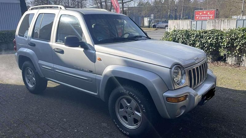 Gebraucht Jeep Cherokee Limited 211 PS (155 kW) 2002 Silber SUV