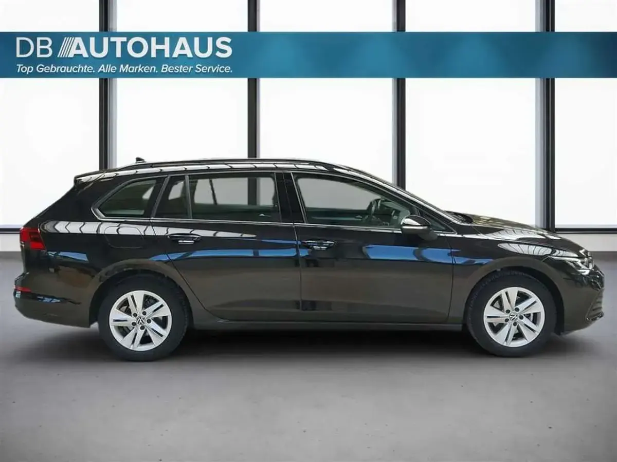 Gebraucht VW Golf VIII Life 110 PS (80 kW) 2023 Schwarz Kombi