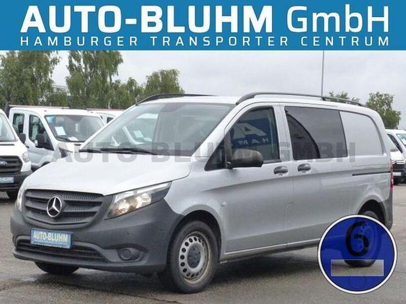 Brillantsilber Gebraucht 2021 Mercedes Vito Van / Kleinbus | 33.990 € (Guter Preis) - Bild 1/4