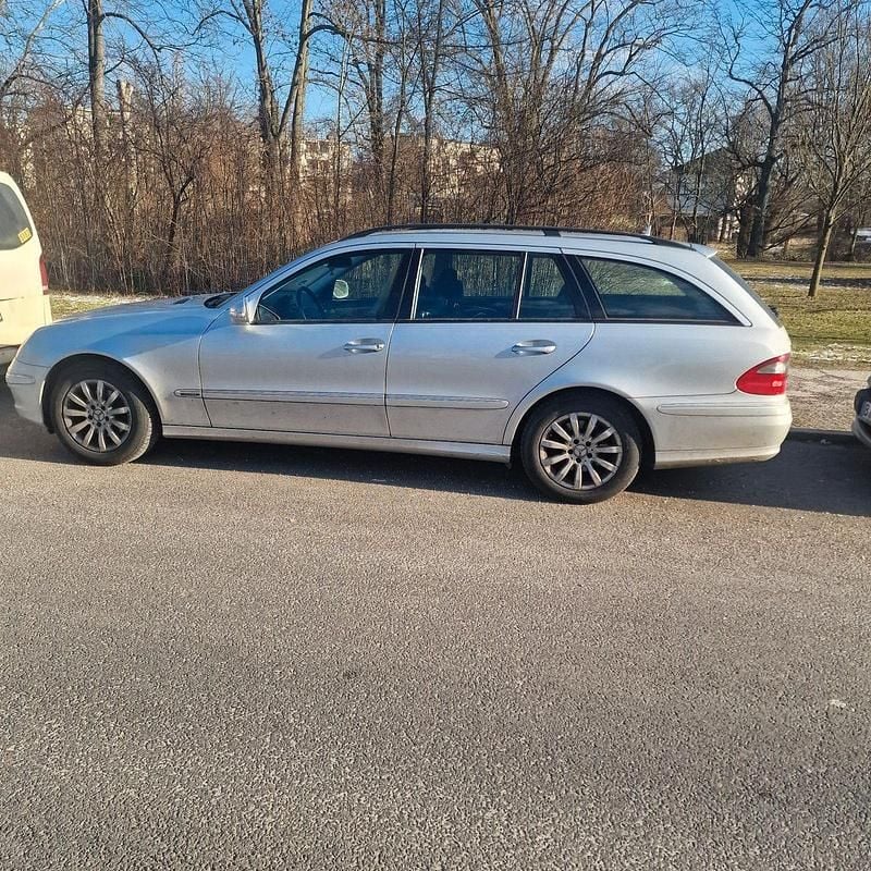 Gebraucht Mercedes E200 Elegance 184 PS (135 kW) 2007 Grau Kombi