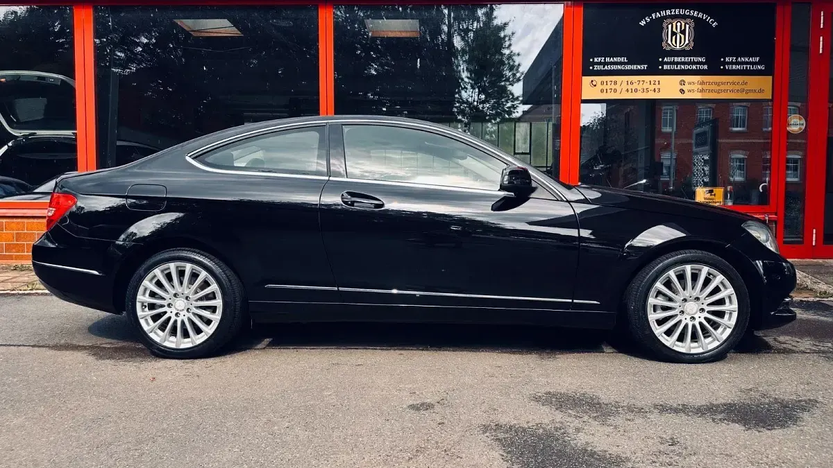Gebraucht Mercedes C250 204 PS (150 kW) 2012 Schwarz Coupé