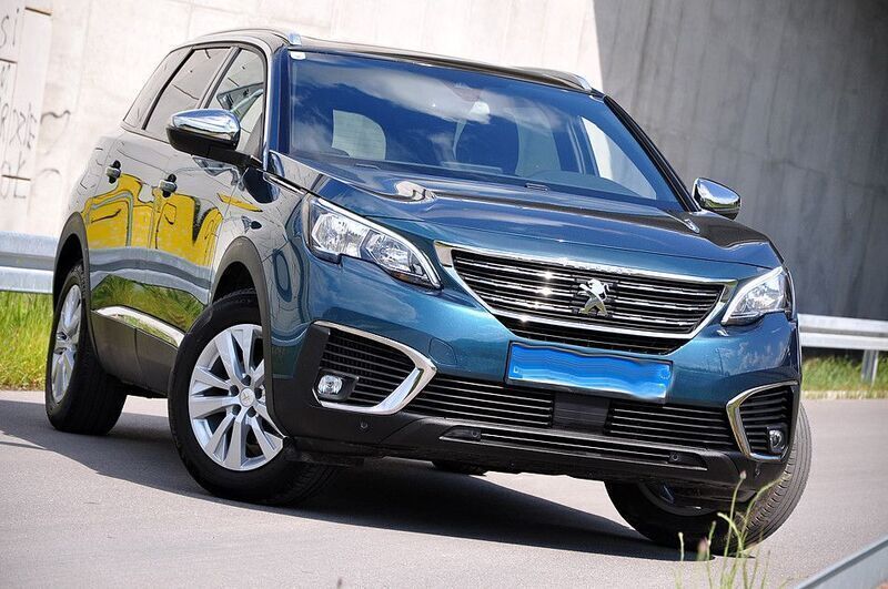 Blau Gebraucht 2017 Peugeot 5008 Active Van / Kleinbus | 14.990 € (Fairer Preis) - Bild 1/4