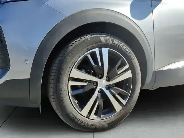 Gebraucht Peugeot 5008 GTi 131 PS (96 kW) 2024 Grau SUV