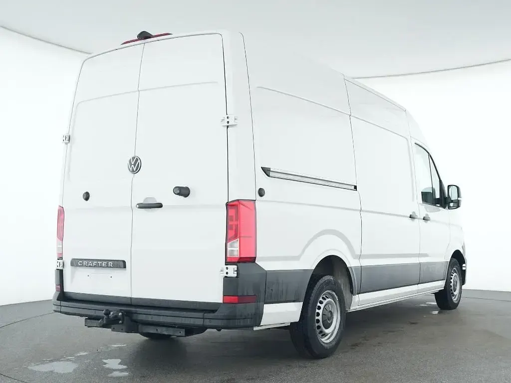 Second-hand VW Crafter 140 CP (102 kW) 2025 Alb Van