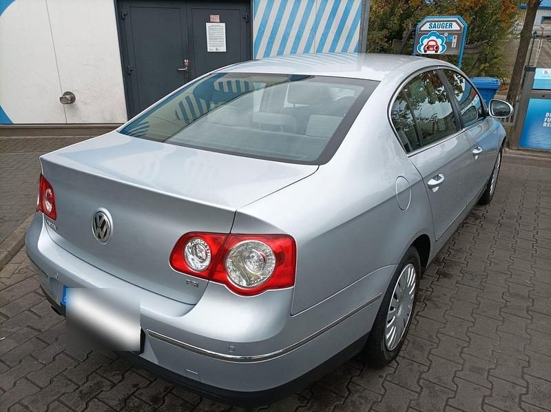 Gebraucht VW Passat Trendline 116 PS (85 kW) 2005 Silber Limousine
