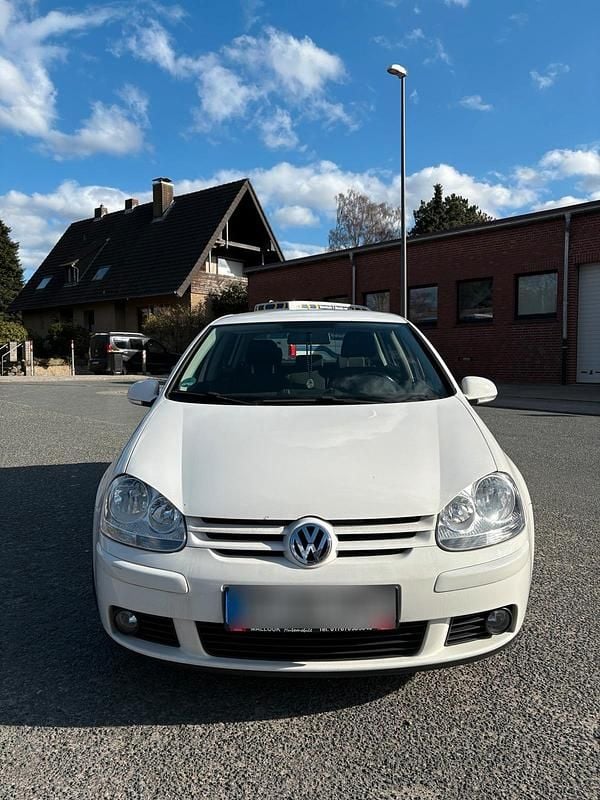 Gebraucht VW Golf VI 101 PS (74 kW) 2008 Weiß Kleinwagen