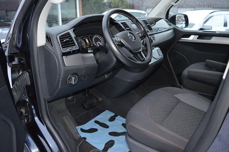 Gebraucht VW Multivan Comfortline 199 PS (146 kW) 2019 Starlight blue Van