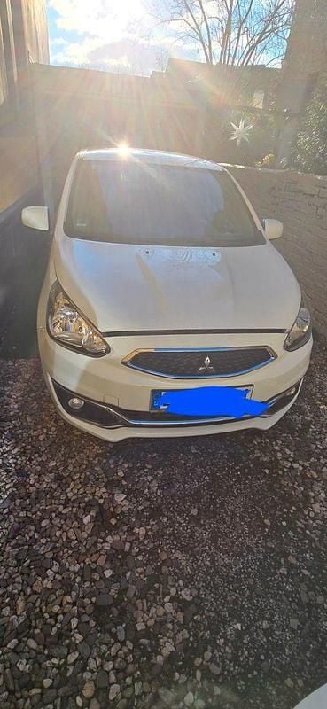 Weiß Gebraucht 2017 Mitsubishi Space Star Kleinwagen | 3.888 € (Superpreis) - Bild 1/4