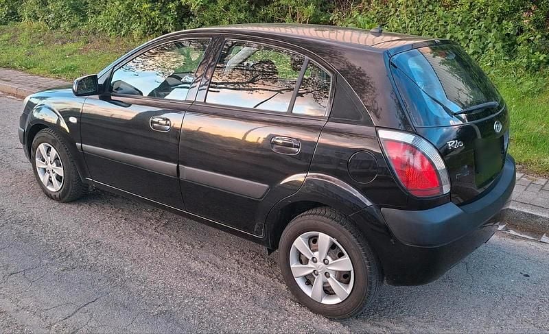 Second-hand Kia Rio 97 CP (71 kW) 2009 Negru Berlinǎ