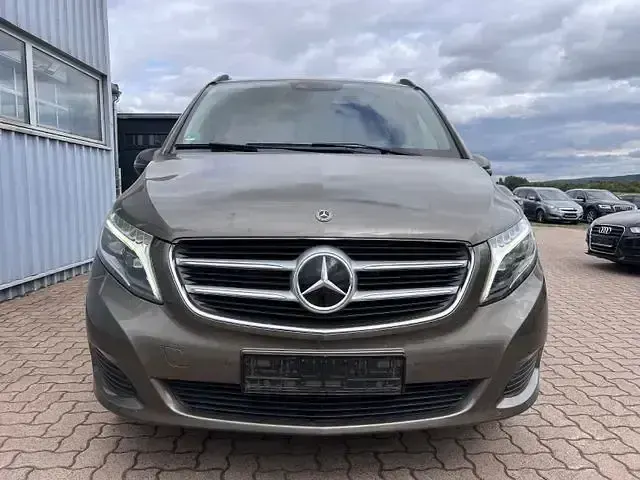 Gebraucht Mercedes V250 Edition 190 PS (139 kW) 2018 Grau Van / Kleinbus