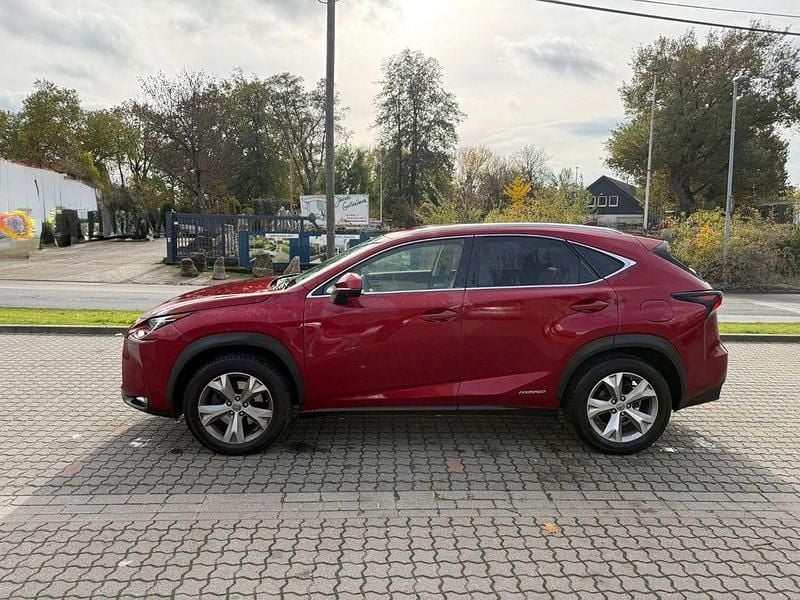 Gebraucht Lexus NX300 E-FOUR Luxury Line 197 PS (144 kW) 2017 Rot SUV