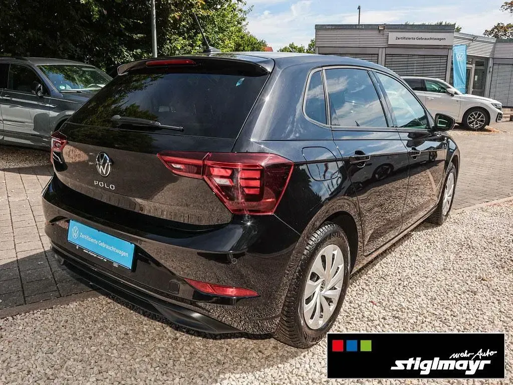 Gebraucht VW Polo Life 95 PS (69 kW) 2021 Deep black perleffekt Kleinwagen
