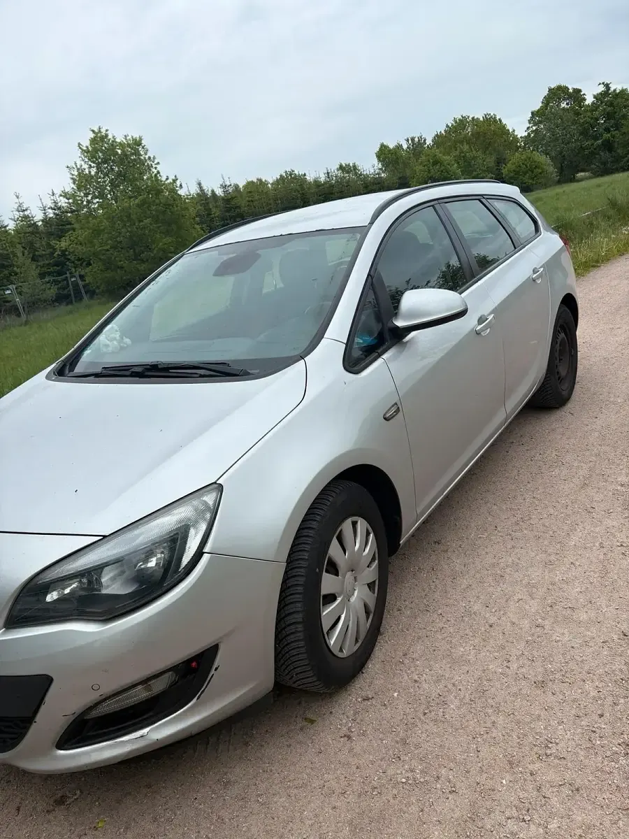 Gebraucht Opel Astra 136 PS (100 kW) 2015 Silber Kombi