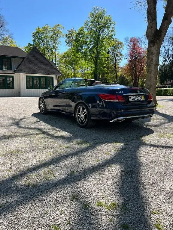 Używany Mercedes E300 252 KM (185 kW) 2013 Niebieski Kabriolet
