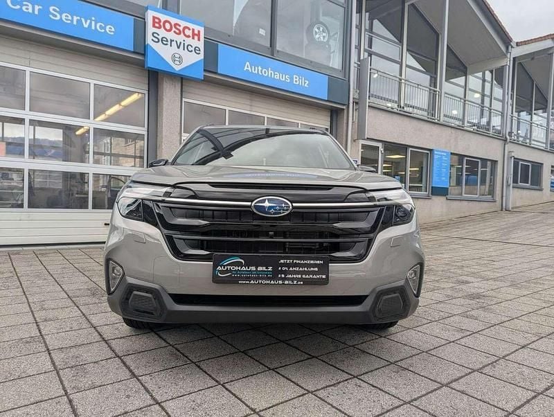 Neu Subaru Forester Platinum 136 PS (100 kW) 2026 River rock perl SUV