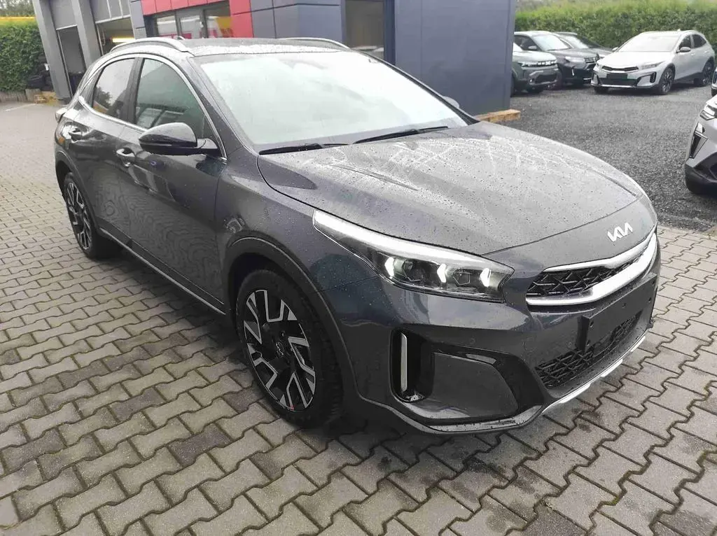 Neu Kia XCeed 179 PS (131 kW) 2025 Wolfsgrau SUV
