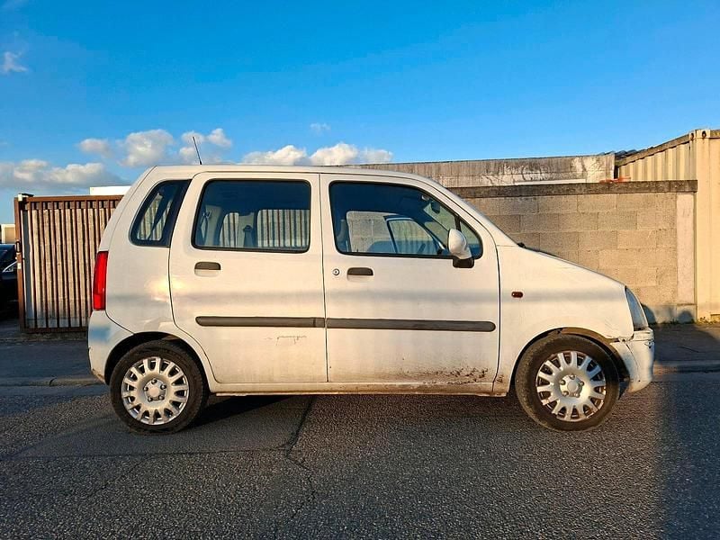 Gebraucht Opel Agila 58 PS (42 kW) 2002 Weiß Van / Kleinbus