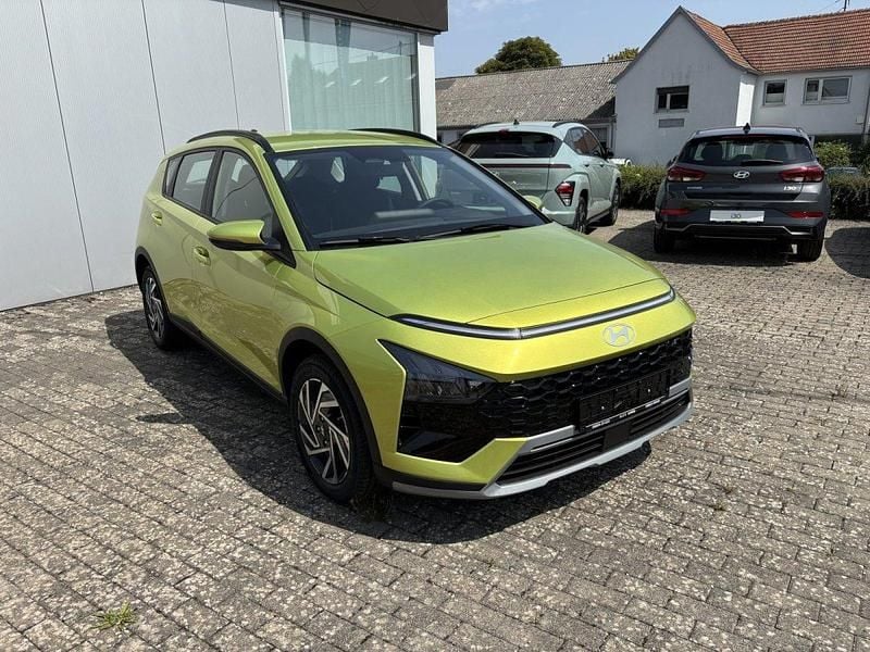Lucid lime metallic Neu 2025 Hyundai Bayon Trend SUV | 25.360 € (Fairer Preis) - Bild 1/4