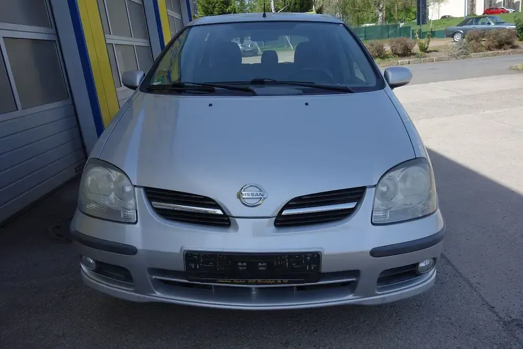 Gebraucht Nissan Almera Acenta+ 116 PS (85 kW) 2005 Silber Limousine