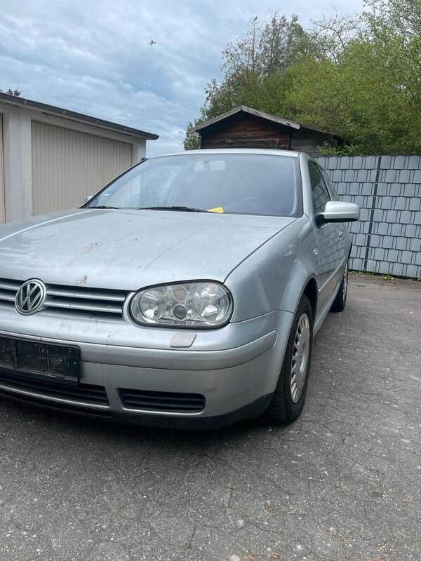 Grau Gebraucht 2001 VW Golf IV Limousine | 300 € - Bild 1/4