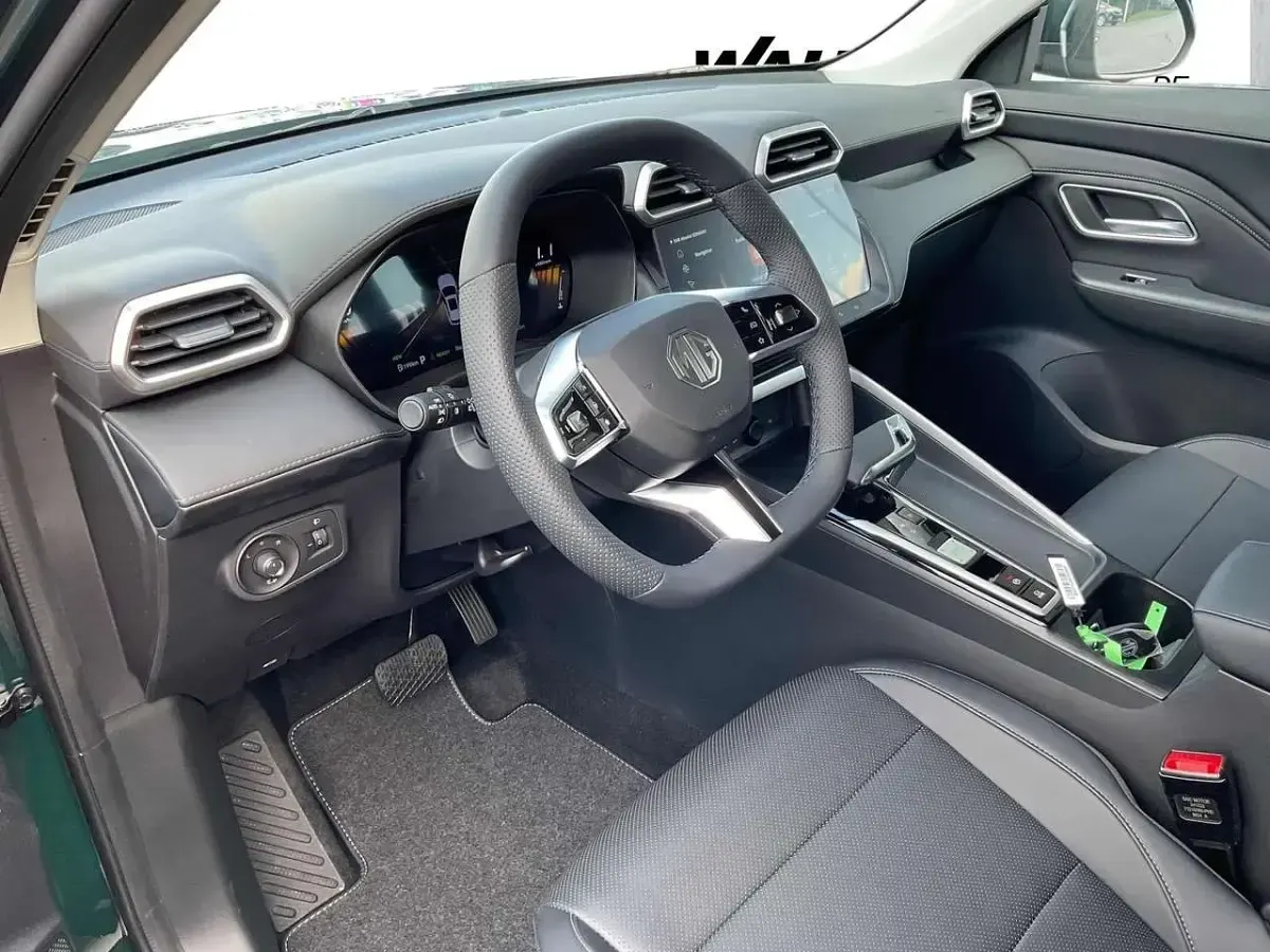 Neu MG ZS Luxury 197 PS (144 kW) 2025 Grün SUV