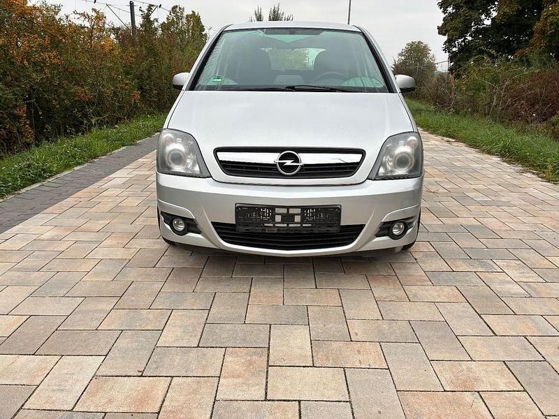 Silber Gebraucht 2009 Opel Meriva Innovation Van / Kleinbus | 1.990 € (Superpreis) - Bild 1/4