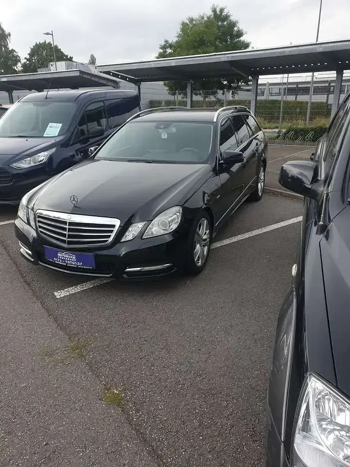 Gebraucht Mercedes E250 Avantgarde 204 PS (150 kW) 2010 Kombi