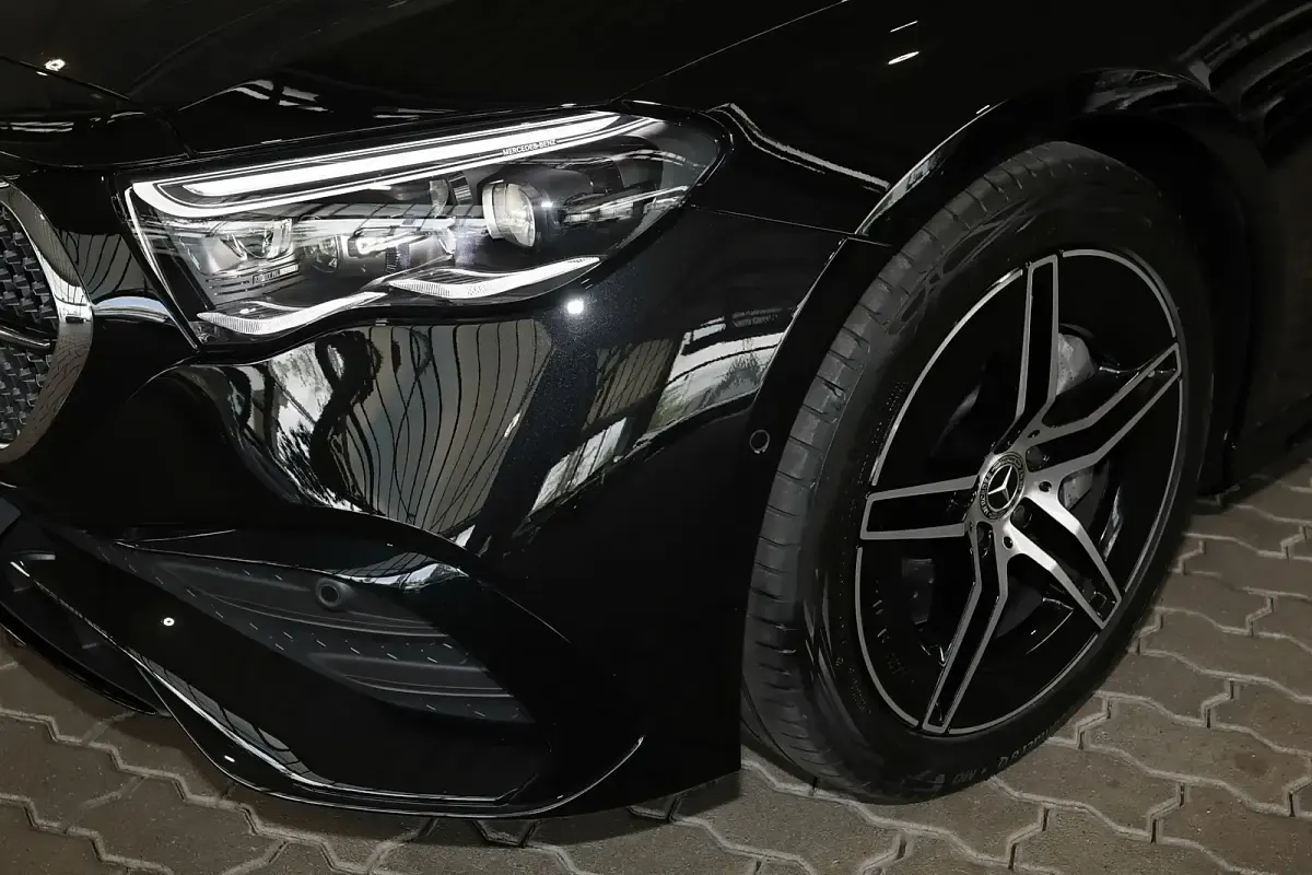 Gebraucht Mercedes E300 AMG 204 PS (150 kW) 2025 Metalliclack obsidianschwarz Kombi