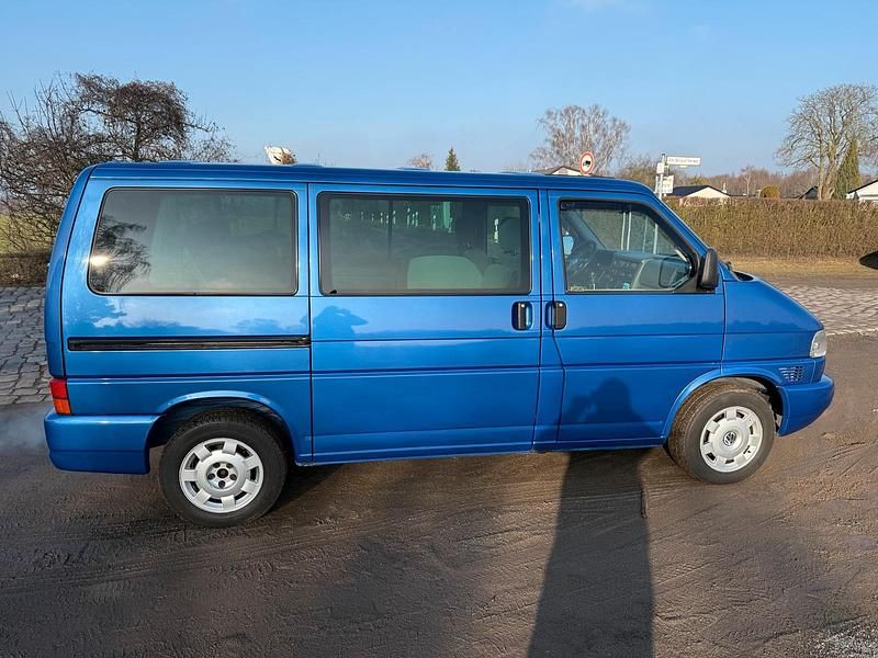 Usata VW Multivan 102 CV (75 kW) 1999 Blu Monovolume