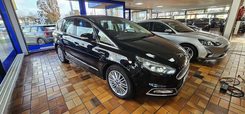 Irdiumschwarz Gebraucht 2019 Ford S-MAX Vignale Van / Kleinbus | 24.950 € (Fairer Preis) - Bild 1/4