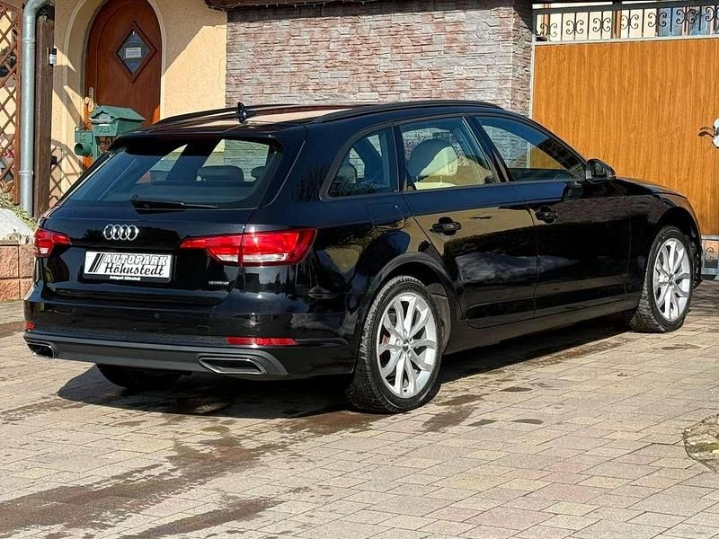 Gebraucht Audi A4 Sport 190 PS (139 kW) 2019 Mythosschwarz metallic Kombi